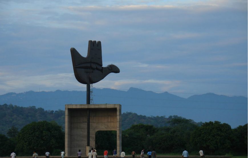Open-Hand-monument-Chandigarh